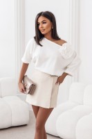Sweter biały Wendy z  broszką różą
