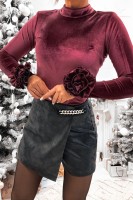 Welurowy półgolf damski z różą na rękawie bordo