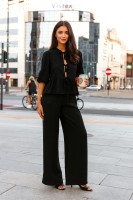 Bluzka damska DORIS z wiskozy – czarna, z kokardkami, krótki rękaw, styl boho