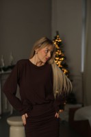 Brązowa sukienka Gosia marszczona z ozdobną różą