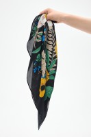 Apaszka YF 6740 Black Flowers