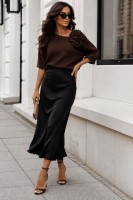 Sweter czekoladowy Wendy z broszką różą